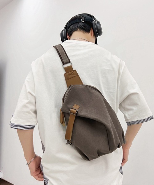 Miniministore(ミニミニストア)の「ボディバッグ 男女兼用 大容量斜めがけ鞄(ボディバッグ/ウエストポーチ・レディース・イエロー/ブラウン/ブラック/アイボリー・FREE)」の14枚目の写真