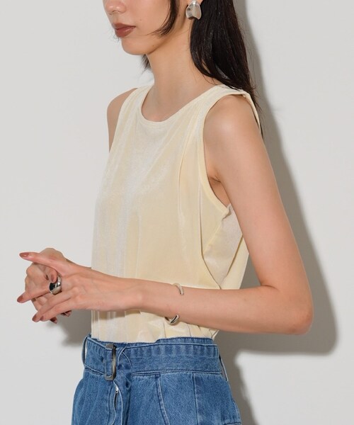 GALLEST（ギャレスト）の「◆シアーベロアタンクトップ（タンクトップ・レディース・ベージュ/ブラック/アイボリー・38）」の4枚目の写真