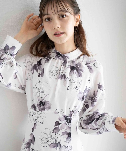 NOELA（ノエラ）の「カーデ×ラインフラワーワンピース（ワンピース