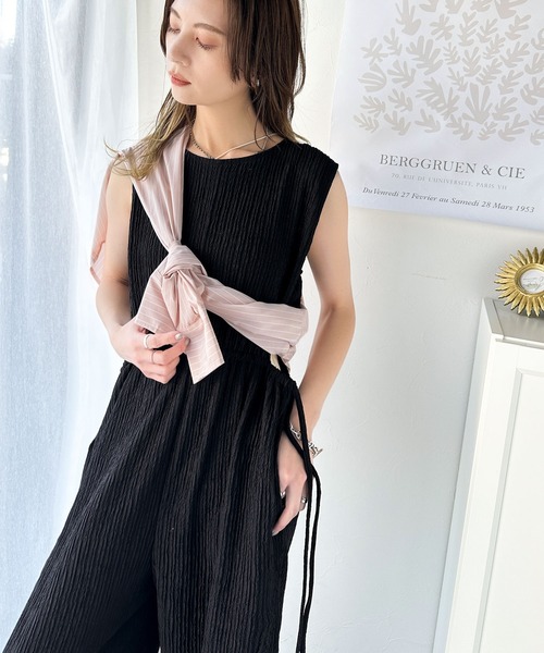 classicalelf(クラシカルエルフ)の「上品な抜け感。前後2WAYサイドリボンカットアウトジャガードサロペット(つなぎ)(サロペット/オーバーオール・レディース・ブラック/グレイッシュベージュ/チャコール・LARGE/X-LARGE/SMALL/MEDIUM)」の8枚目の写真