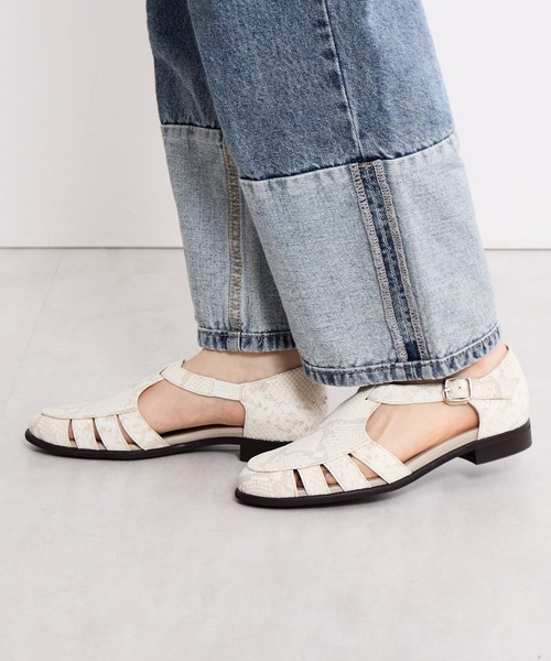 HIMIKO（ヒミコ）の「【Made in Japan】【HIMIKO】Tストラップグルカシューズ/651502（パンプス・レディース・ライトグレー/ブラック/オフホワイト・22.5cm/23.5cm/24.5cm/25.5cm/23.0cm/24.0cm/25.0cm/22.0cm/21.5cm/26.5cm/26.0cm）」の20枚目の写真