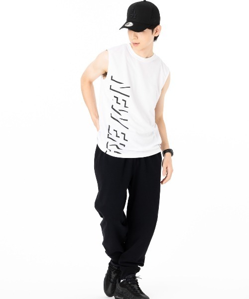 NEW ERA(ニューエラ)の「ニューエラパフォーマンスアパレル スリーブレスTシャツ 吸汗速乾性 UVカット(タンクトップ・メンズ・ブラック/ホワイト・M/L/XL/XXL/S)」の4枚目の写真