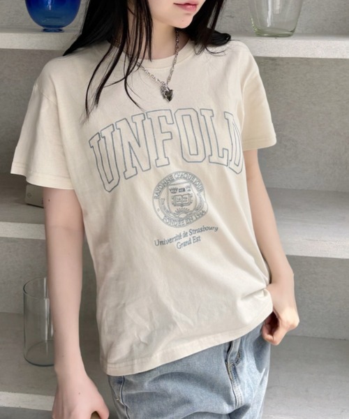 Eclat one(エクラワン)の「【Eclat one】ステッチ刺繍 カレッジロゴ 半袖 Tシャツ(Tシャツ/カットソー・レディース・ブラック/アイボリー/グレー・FREE)」の5枚目の写真