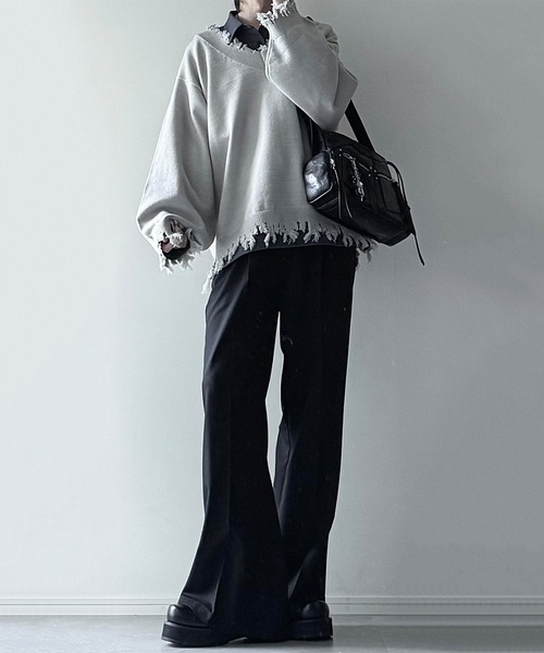 cussil（クシル）の「【cussil/クシル】プレーティング天竺アンチピリングルーズシルエットＶネックダメージニット（ニット/セーター・メンズ・ブラック/ライトグレー/チャコールグレー/ワインレッド/グレー/アッシュブラウン・S/M/L/XS）」の8枚目の写真