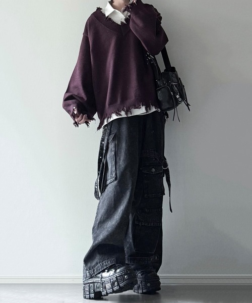 cussil（クシル）の「【cussil/クシル】プレーティング天竺アンチピリングルーズシルエットＶネックダメージニット（ニット/セーター・メンズ・ブラック/ライトグレー/チャコールグレー/ワインレッド/グレー/アッシュブラウン・S/M/L/XS）」の10枚目の写真