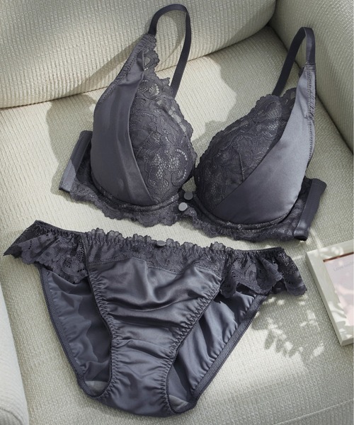 セール】【全9デザインから選べる！】ぷるるん谷間のノンワイヤーブラ