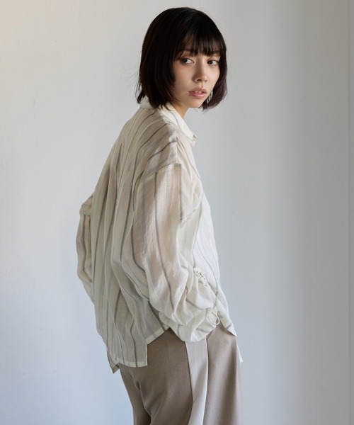SOTT（ソット）の「Drawstring Sleeve Stripe Shirt　ドロストスリーブシアーストライプシャツ（シャツ/ブラウス・レディース・ブルー系その他/イエロー系・FREE）」の4枚目の写真