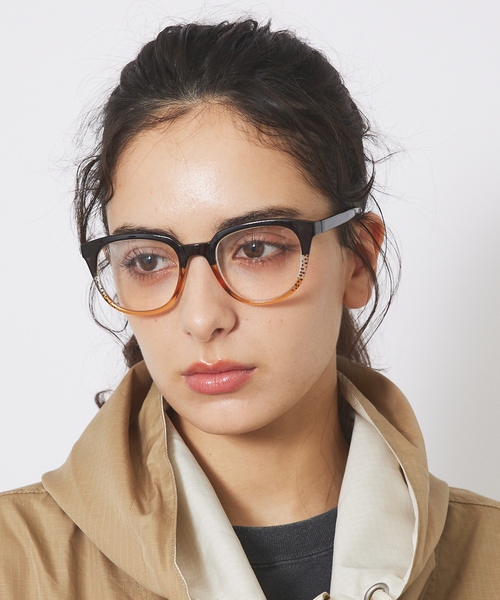 ABAHOUSE（アバハウス）の「【LE FOON/ルーフォン】 老眼鏡/リーティンググラス/ウェリントン/グラデーション/ドット/ユニセックス【WEB限定】（メガネ・レディース・ライトブラウン/ブラック系その他/ブラック系その他2/ブラック系その他3・10/30/25/15 /20）」の3枚目の写真