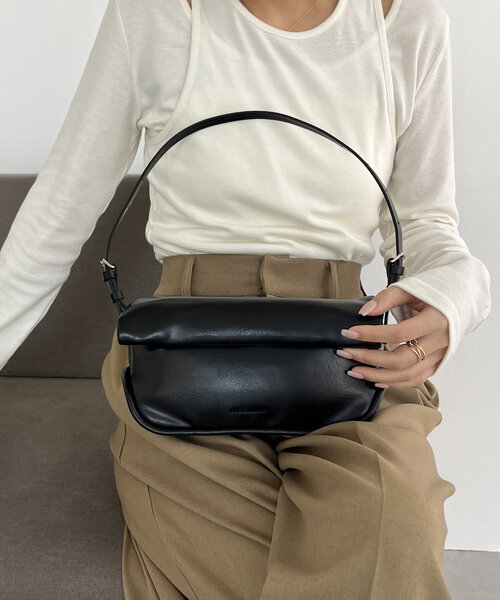 CAPRICIEUX LE'MAGE(カプリシューレマージュ)の「〈ADD CULUMN/アドカラム〉ROLLA ショルダーバッグ(ショルダーバッグ・レディース・ベージュ/ブラック・FREE)」の3枚目の写真