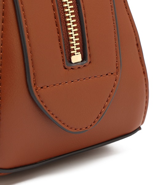 Ungrid（アングリッド）の「【Ungrid/アングリッド】 シンプルスムース　プレートチャーム付横長ボストンバッグ（ボストンバッグ・レディース・ブラック/アイボリー/グレー/イエロー/ブルー/キャメル/ダークベージュ・FREE）」の22枚目の写真