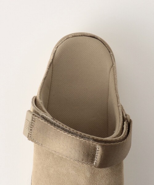 UGG（アグ）の「＜UGG＞ゴールデンスター クロッグ シューズ（スリッポン・レディース・ブラック/ベージュ・6/7/5/8）」の14枚目の写真