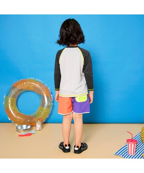 セール】【UVカット水着/ジュニア対応】カラフルパイピングビーチ