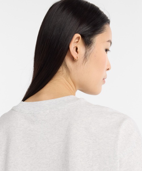 NEW BALANCE(ニューバランス)の「Athletics ノプレミアムチェストロゴ クロップショートスリーブTシャツ(Tシャツ/カットソー・レディース・ヘザーグレー/インディゴブルー・LARGE/MEDIUM/SMALL)」の6枚目の写真