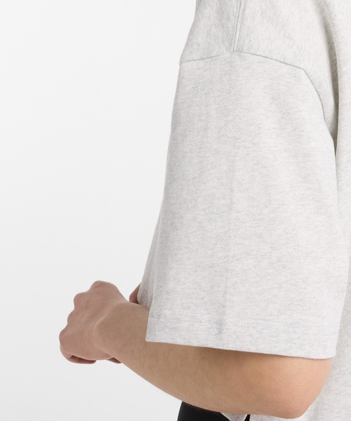 NEW BALANCE(ニューバランス)の「Athletics ノプレミアムチェストロゴ クロップショートスリーブTシャツ(Tシャツ/カットソー・レディース・ヘザーグレー/インディゴブルー・LARGE/MEDIUM/SMALL)」の7枚目の写真