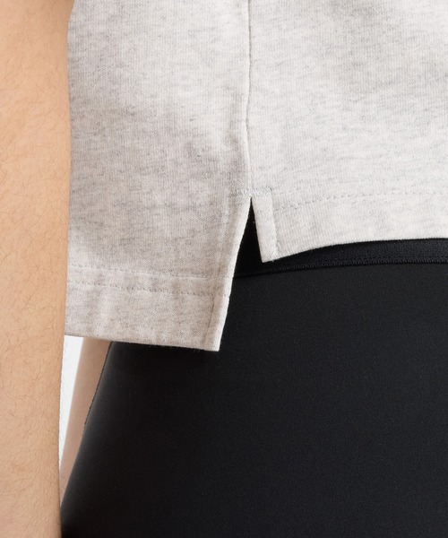 NEW BALANCE(ニューバランス)の「Athletics ノプレミアムチェストロゴ クロップショートスリーブTシャツ(Tシャツ/カットソー・レディース・ヘザーグレー/インディゴブルー・LARGE/MEDIUM/SMALL)」の8枚目の写真