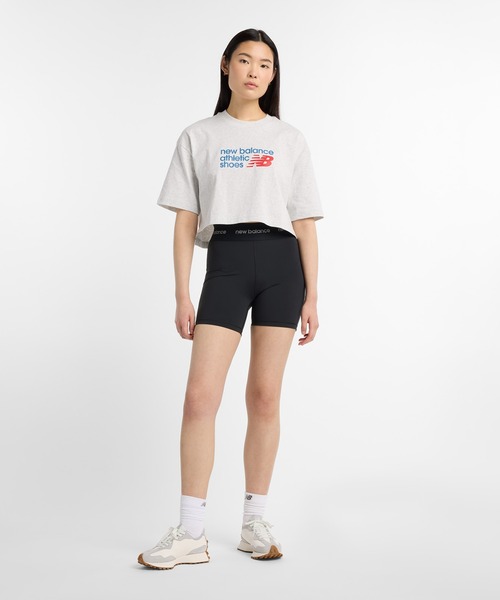 NEW BALANCE(ニューバランス)の「Athletics ノプレミアムチェストロゴ クロップショートスリーブTシャツ(Tシャツ/カットソー・レディース・ヘザーグレー/インディゴブルー・LARGE/MEDIUM/SMALL)」の9枚目の写真