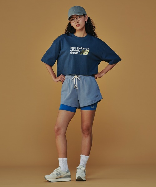 NEW BALANCE(ニューバランス)の「Athletics ノプレミアムチェストロゴ クロップショートスリーブTシャツ(Tシャツ/カットソー・レディース・ヘザーグレー/インディゴブルー・LARGE/MEDIUM/SMALL)」の18枚目の写真