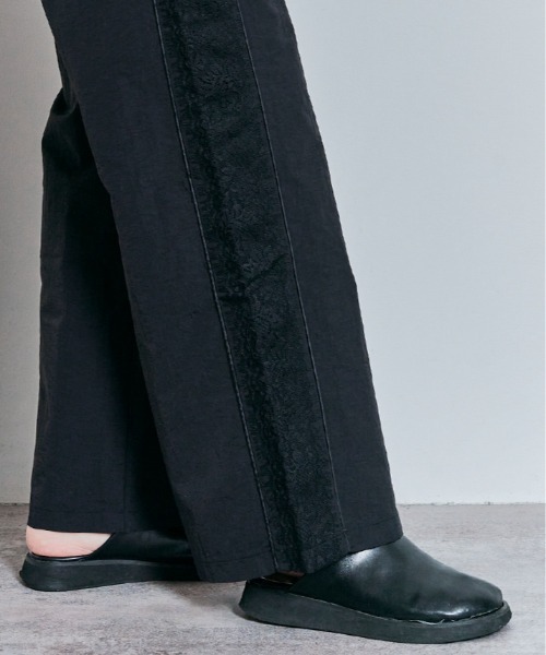 W:Huku（フーク）の「撥水 サイド レース パンツ（その他パンツ・レディース・ブラック/ベージュ系/グレー/ブラック×ホワイト・M/L）」の8枚目の写真