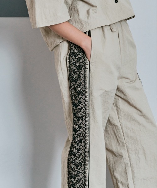 W:Huku（フーク）の「撥水 サイド レース パンツ（その他パンツ・レディース・ブラック/ベージュ系/グレー/ブラック×ホワイト・M/L）」の6枚目の写真