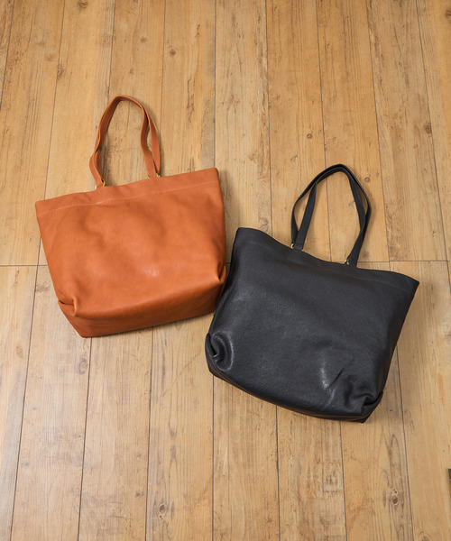 A_W（アウ）の「A_W アウ / CHANGE SHOULDER TOTE M フルベジタブルタンニンシュリンクレザー2WAYトートバッグ 牛革トートバッグ / AB-011（トートバッグ・メンズ・ブラウン/ブラック・FREE）」の2枚目の写真