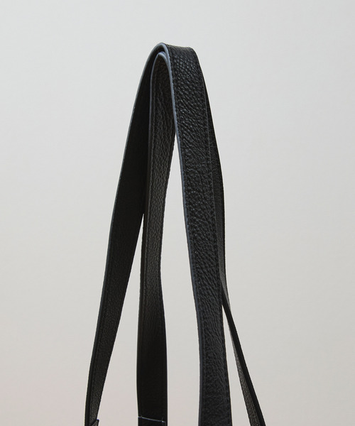 A_W（アウ）の「A_W アウ / CHANGE SHOULDER TOTE M フルベジタブルタンニンシュリンクレザー2WAYトートバッグ 牛革トートバッグ / AB-011（トートバッグ・メンズ・ブラウン/ブラック・FREE）」の5枚目の写真