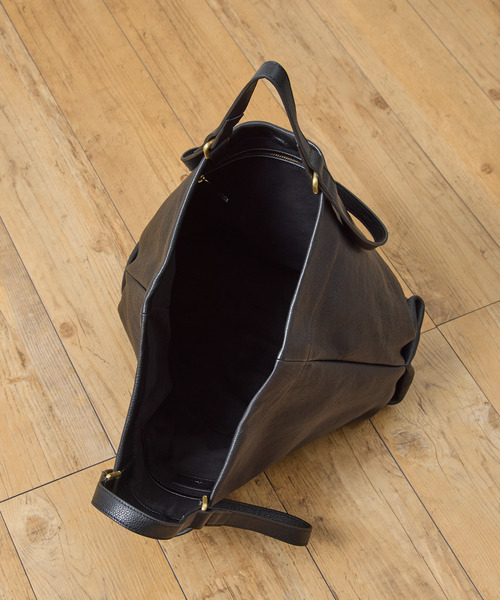 A_W（アウ）の「A_W アウ / CHANGE SHOULDER TOTE M フルベジタブルタンニンシュリンクレザー2WAYトートバッグ 牛革トートバッグ / AB-011（トートバッグ・メンズ・ブラウン/ブラック・FREE）」の8枚目の写真