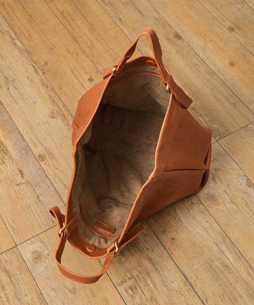 A_W（アウ）の「A_W アウ / CHANGE SHOULDER TOTE M フルベジタブルタンニンシュリンクレザー2WAYトートバッグ 牛革トートバッグ / AB-011（トートバッグ・メンズ・ブラウン/ブラック・FREE）」の13枚目の写真