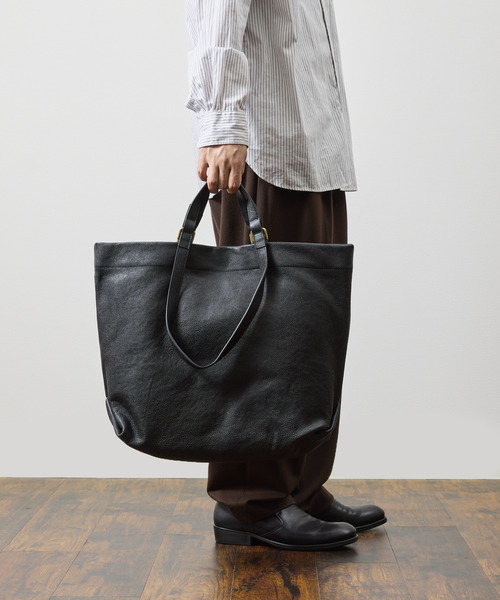 A_W（アウ）の「A_W アウ / CHANGE SHOULDER TOTE M フルベジタブルタンニンシュリンクレザー2WAYトートバッグ 牛革トートバッグ / AB-011（トートバッグ・メンズ・ブラウン/ブラック・FREE）」の16枚目の写真