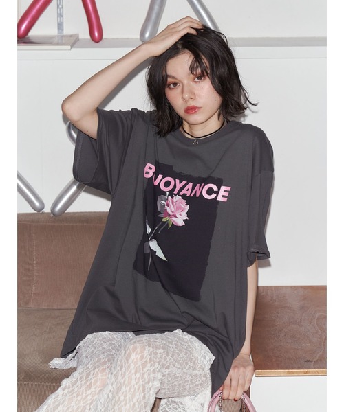 jouetie（ジュエティ）の「ローズプリントBigTシャツ（Tシャツ/カットソー・レディース・レッド/ブラック/オフホワイト・MEDIUM）」の2枚目の写真