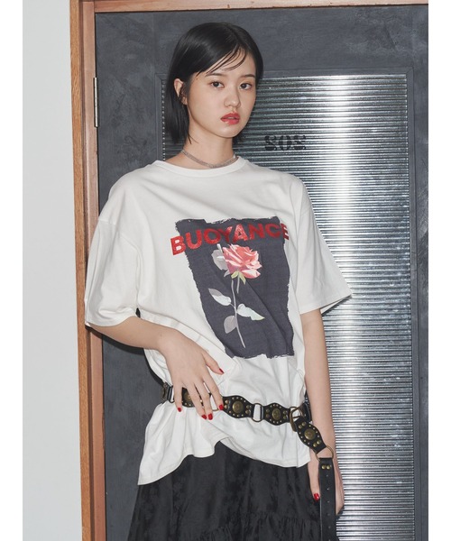 jouetie（ジュエティ）の「ローズプリントBigTシャツ（Tシャツ/カットソー・レディース・レッド/ブラック/オフホワイト・MEDIUM）」の4枚目の写真