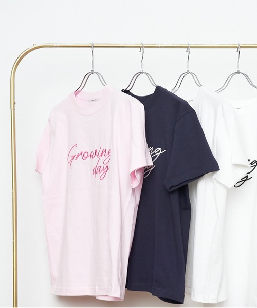 Muel Chic(ミュエルシック)の「Growing day Tshirt グローウィングデイTシャツ(Tシャツ/カットソー・レディース・ホワイト/ネイビー/ライトピンク・FREE)」の4枚目の写真