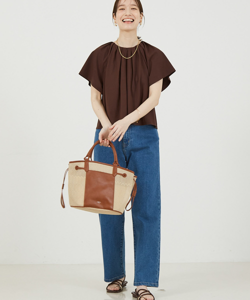 abahouse mavie（アバハウスマヴィ）の「タックフレアーショートプルオーバー（Tシャツ/カットソー・レディース・ブラック/ホワイト/ブラウン・フリー）」の4枚目の写真