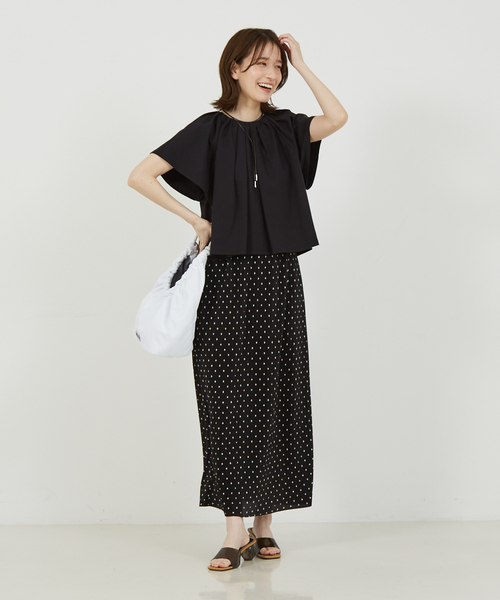 abahouse mavie（アバハウスマヴィ）の「タックフレアーショートプルオーバー（Tシャツ/カットソー・レディース・ブラック/ホワイト/ブラウン・フリー）」の21枚目の写真