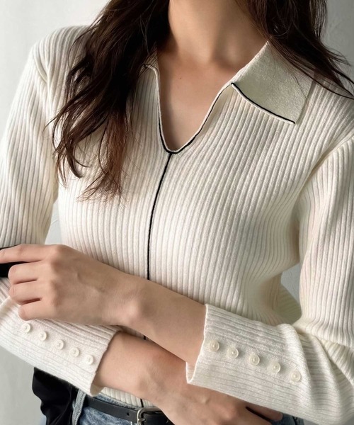 classicalelf（クラシカルエルフ）の「首元の抜けで細見え。インナーにも使える万能トップス♪配色ラインデザイン衿付きリブニット（ニット/セーター・レディース・ピンク/モカ/ブラック/グレー/オフホワイト・LARGE/MEDIUM/SMALL/X-LARGE）」の2枚目の写真
