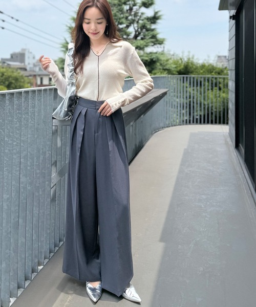 classicalelf（クラシカルエルフ）の「首元の抜けで細見え。インナーにも使える万能トップス♪配色ラインデザイン衿付きリブニット（ニット/セーター・レディース・ピンク/モカ/ブラック/グレー/オフホワイト・LARGE/MEDIUM/SMALL/X-LARGE）」の6枚目の写真