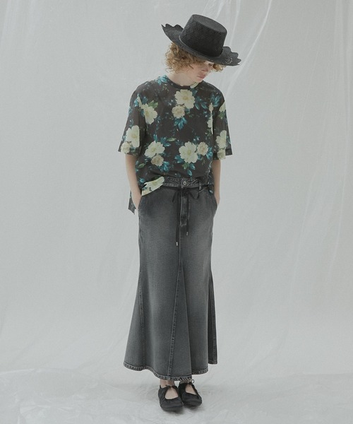LE CIEL BLEU(ルシェルブルー)の「フレアデニムスカート / Flared Denim Skirt(スカート・レディース・ブラック/ブルー・38/36/34)」の4枚目の写真