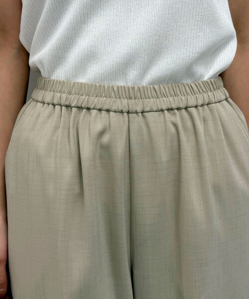 fredy emue（フレディエミュ）の「ドライポリイージーテーパードパンツ（その他パンツ・レディース・ベージュ/ブラック/アイボリー・38/36）」の12枚目の写真