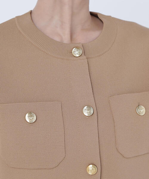 NATURAL BEAUTY BASIC（ナチュラルビューティーベーシック）の「◇エンブレムボタンニットジャケット半袖（カーディガン/ボレロ・レディース・ベージュ/ネイビー/オフホワイト/ダークブラウン・FREE）」の17枚目の写真