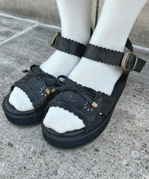 F i.n.t(フィント)の「レース風カットワーク厚底サンダル/ fint フィント(サンダル・レディース・オフホワイト/ブラック・S/M/L)」の11枚目の写真