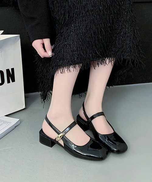 aimoha(アイモハ)の「ストラップパンプス (SS)(パンプス・レディース・ブラック/ホワイト・24.5cm/23.0cm/24.0cm/25.0cm/23.5cm)」の2枚目の写真