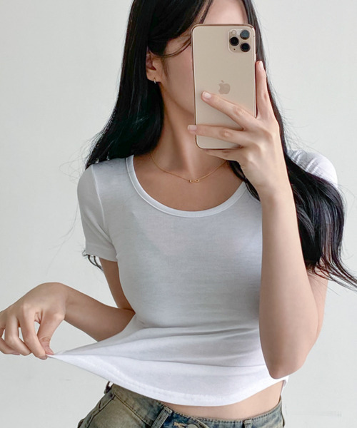 VIVID LADY(ビビッドレディー)の「ラウンドヘム ショート丈 半袖Tシャツ(Tシャツ/カットソー・レディース・ネイビー/アイボリー/ブラック/カーキ/グレー・FREE)」の7枚目の写真