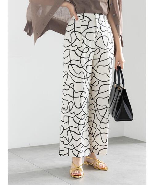 Te chichi（テチチ）の「プリントアソートレーヨンリネンパンツ《2025summer catalog item》（その他パンツ・レディース・オフホワイト/ブラウン/ネイビー/ベージュ・F）」の2枚目の写真