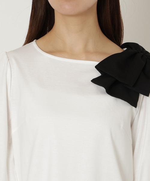 Rose Tiara(ローズティアラ)の「【接触冷感/綿100%/手洗いOK】ビッグリボンカットソー(Tシャツ/カットソー・レディース・オフホワイト/ブラック・38/42/46)」の7枚目の写真