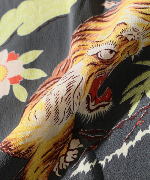 SUN SURF(サンサーフ)の「SUN SURF / サンサーフ ザ トライアングラー ファイト(シャツ/ブラウス・メンズ・ブラック・X-LARGE/LARGE)」の9枚目の写真