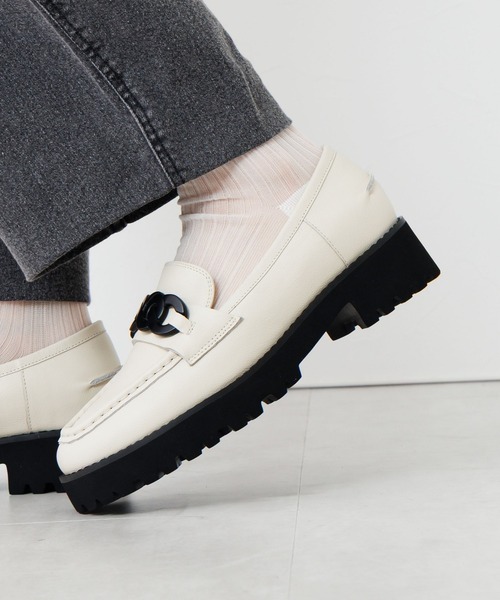 HIMIKO（ヒミコ）の「【HIMIKO】【ZOZOTOWN限定】メタルモチーフトラックソールローファー/650301（ローファー・レディース・ブラウン/ブラック/アイボリー・22.0cm/22.5cm/23.0cm/23.5cm/24.0cm/24.5cm/25.0cm/25.5cm）」の8枚目の写真