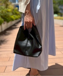 NAUL（ナウル）の「エコレザーツイストバッグ　/ハンド　ミニ　トート　ワンハンドル　ソフト　PUレザー　軽い　ブラック　ホワイト（ハンドバッグ）」