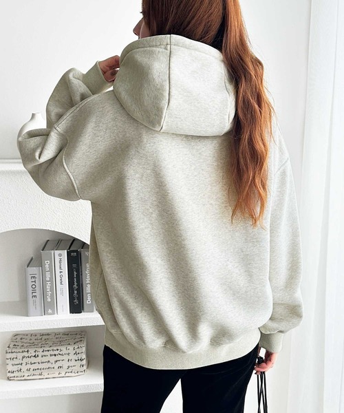 GeeRA（ジーラ）の「ゆるっとあったか裏起毛！ハートワンポイント刺繍裏起毛オーバーサイズスウェットパーカー（パーカー・レディース・オートミール/モカ/杢グレー/ブラック・MEDIUM/LARGE/X-LARGE）」の21枚目の写真