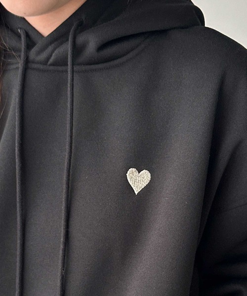 GeeRA（ジーラ）の「ゆるっとあったか裏起毛！ハートワンポイント刺繍裏起毛オーバーサイズスウェットパーカー（パーカー・レディース・オートミール/モカ/杢グレー/ブラック・MEDIUM/LARGE/X-LARGE）」の5枚目の写真