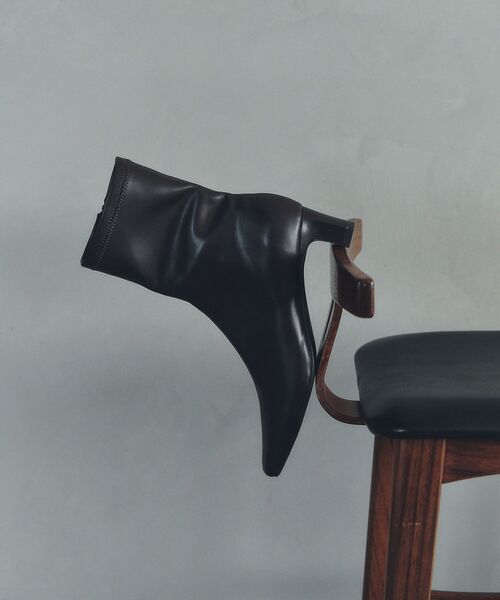 YECCA VECCA(イェッカヴェッカ)の「ストレッチミドルブーツ(ブーツ・レディース・ブラウン/ブラック・23.5cm/22.5cm/24.5cm)」の21枚目の写真