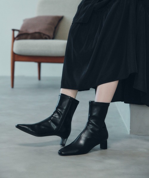 YECCA VECCA(イェッカヴェッカ)の「ストレッチミドルブーツ(ブーツ・レディース・ブラウン/ブラック・23.5cm/22.5cm/24.5cm)」の2枚目の写真